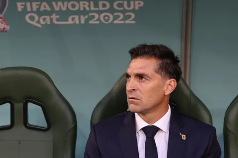 Diego Alonso "estaría a disposición" de Boca pero hay una condición para que comiencen las charlas