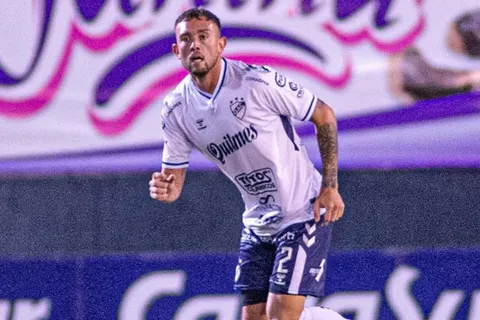 Qué es de la vida del Pola Aranda: el defensor debería volver a Boca, pero está cerca de conseguir nuevo club