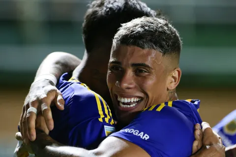 ¿Vuelve? El panorama de Ayrton Costa tras su lesión en Boca