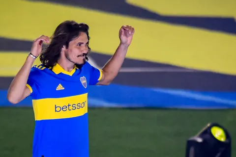 Mientras espera el debut, Cavani contó de qué se arrepiente con Boca: "Tendría que haber..."