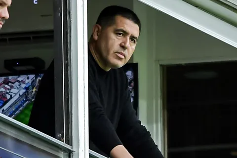 Riquelme bajó al vestuario luego de la eliminación de Boca: habló con jugadores y cuerpo técnico