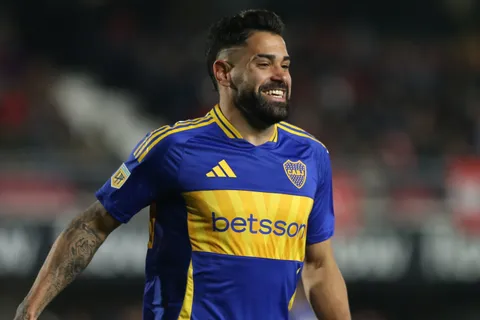 Milton Giménez viajó para recibir la ciudadanía de Paraguay, pensando en el Mundial