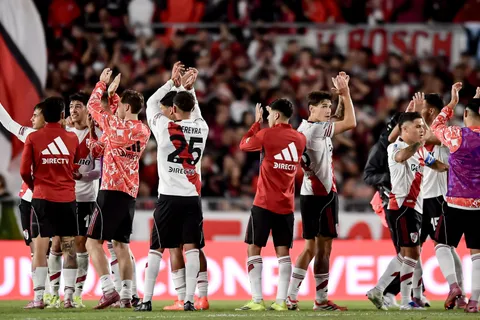 Como Paredes: el titular de River que "limpió" sus amarillas y jugará el Superclásico ante Boca