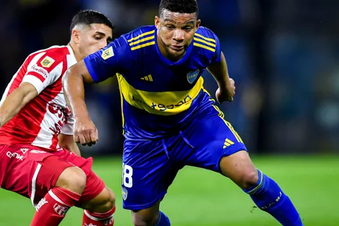 Fabra, lesionado: ya se sabe qué tiene el lateral de Boca