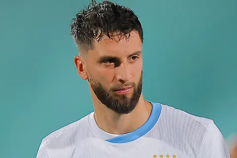 Rodrigo Bentancur se convirtió en el segundo jugador surgido en Boca en disputar tres Mundiales