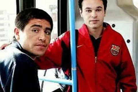 La emotiva carta de Iniesta a Riquelme por su despedida: "Es el fútbol"