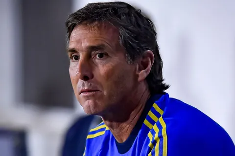 Claudio Úbeda blanqueó cómo eran las charlas sobre el equipo con Riquelme y Delgado: "Pero la decisión final era mía"