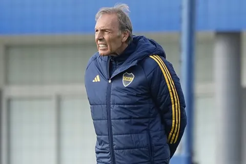 Russo lo decidió: Ayrton Costa no juega hace 2 meses y será titular en Boca