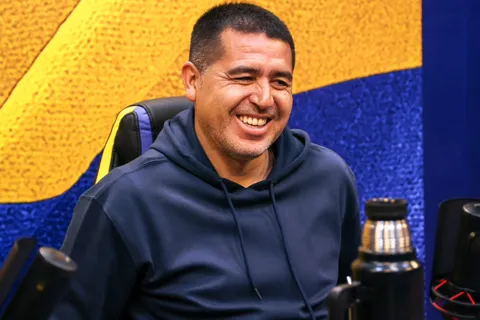 Farías subió una historia con la camiseta de Riquelme: ¿guiño a Boca?