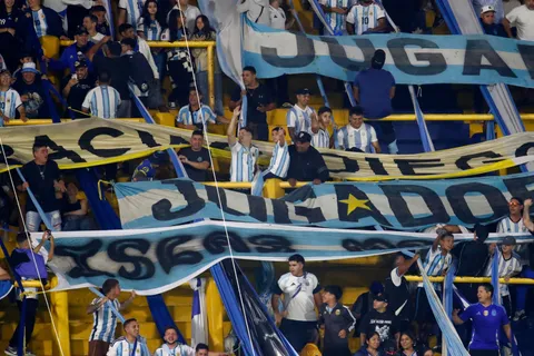 El cantito de los hinchas de Boca para River justo antes de Argentina vs. Mauritania