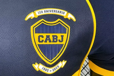 Se filtraron las nuevas camisetas de Boca y River: cómo son y cuándo se estrenan