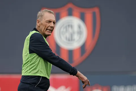 Atento Boca: cuándo y cómo es la semifinal en la que se define cuándo llega Russo al club