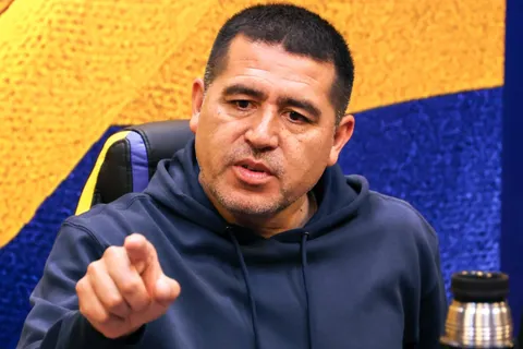 Riquelme puede ir a buscar un refuerzo para competirle a Agustín Marchesín