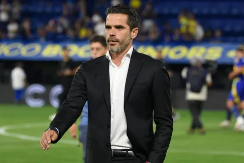 Fernando Gago se puso firme: le avisó a Juan Ramírez que no lo tendrá en cuenta y no lo llevó a Santa Fe