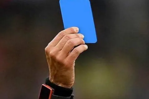 Tarjeta azul en el fútbol: de qué se trata y cuándo comenzaría a implementarse
