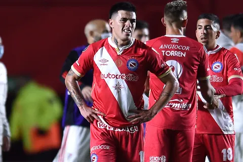 Orenburg puso una condición para que Boca incorpore a Gabriel Florentín