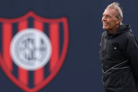 Russo decide: la deuda millonaria que complica a San Lorenzo y beneficia a Boca