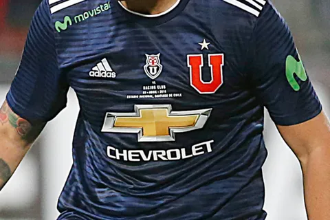 Rodrigo Echeverría le recomendó a Gary Medel ser dirigido por Diego Martínez: "Le dije que..."