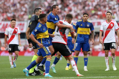 Yael Falcón Pérez será el árbitro del Superclásico