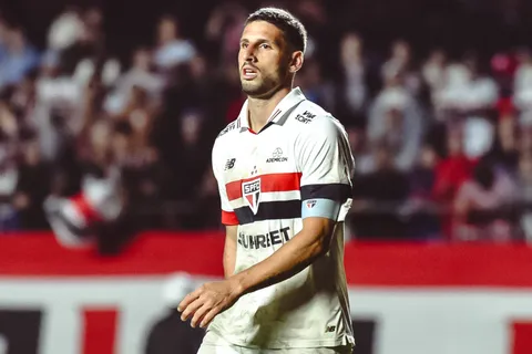 Jonathan Calleri jugó en Boca y ahora tendrá a Oscar como compañero en Sao Paulo para la Copa Libertadores 2025