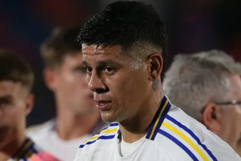Marcos Rojo cambió de postura y viajó con el plantel de Boca a Buenos Aires: el motivo