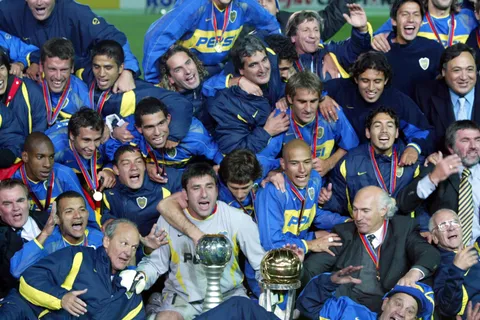 Trabajó en un taller mecánico, se hizo futbolista y terminó como ídolo de Boca: "Me gustaban los fierros"