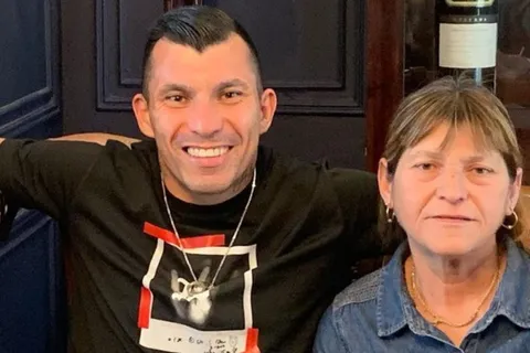 Falleció la madre de Gary Medel y el futbolista de Boca viaja a Chile para despedirla