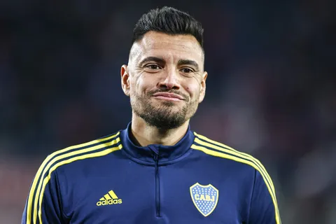 Romero cambia el color de su buzo para jugar la primera semifinal contra Palmeiras