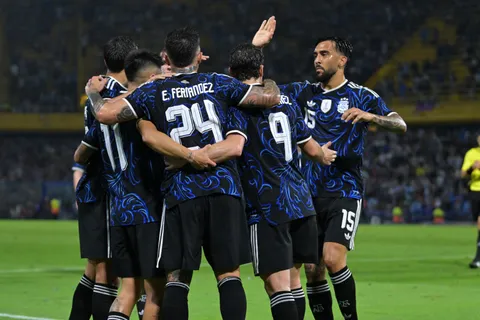 La sorpresiva visita de un campeón del mundo en Boca Predio