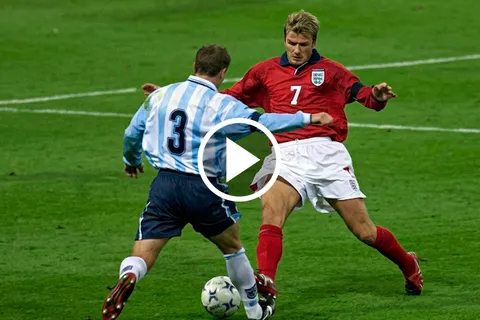 Joya de archivo: cuando Arruabarrena "atendió" a Beckham en un Argentina-Inglaterra