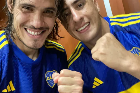 Edinson Cavani y Miguel Merentiel en Boca