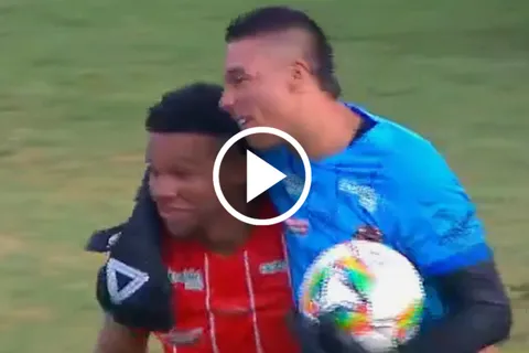 VIDEO | El penal de Frank Fabra en un amistoso en Colombia que fue viral: "Saltico innecesario"