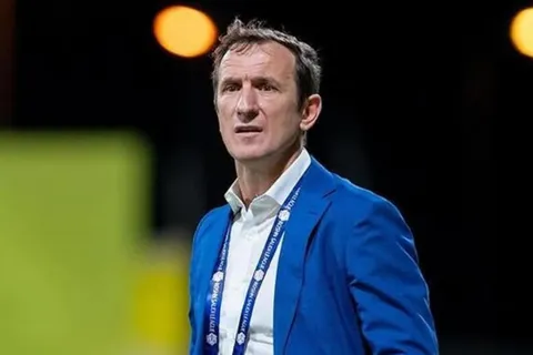 Arruabarrena definió que Adam Bareiro será el delantero centro de Boca en el inicio de su ciclo