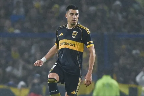 La bronca de Rodrigo Battaglia en Boca con el arbitraje de Dóvalo: "¿Qué cuentas hacen?"