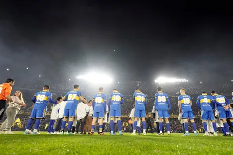 Con algunos debuts: Almirón confirmó el equipo de Boca ante Platense