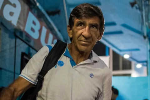 El picante comentario de Gustavo Costas para Gago: "Pensé que…"