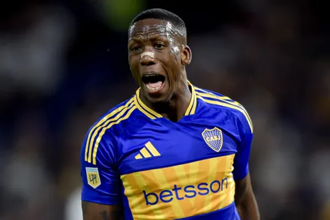 Por qué Luis Advíncula fue tendencia durante la final de la Copa Libertadores 2024