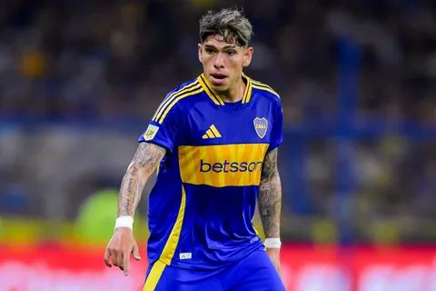 Carlos Palacios dividió a los hinchas de Boca en las redes: del "buen partido" al "es muy lento"