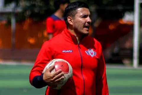 Le tocó reemplazar a Riquelme, fue campeón en Boca y hoy es DT en el fútbol de Bolivia: qué es de la vida de Pochi Chávez