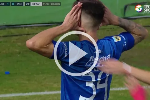 ¡El ídolo de la nueva generación! Un "crack" de Primera convirtió y festejó a lo Riquelme