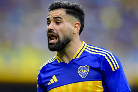 ¿Milton Giménez puede irse a Racing? Cómo fue el contacto entre Milito y Riquelme y qué piensa el delantero