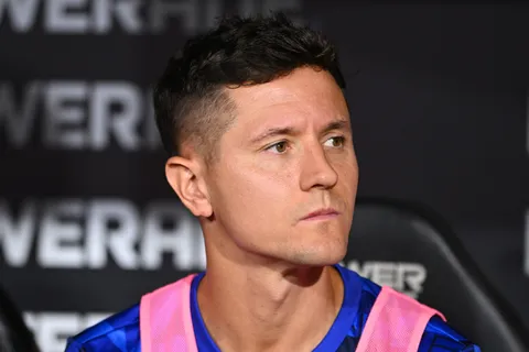 Ander Herrera sigue en actividad: fue presentado en Zaragoza tras rescindir con Boca