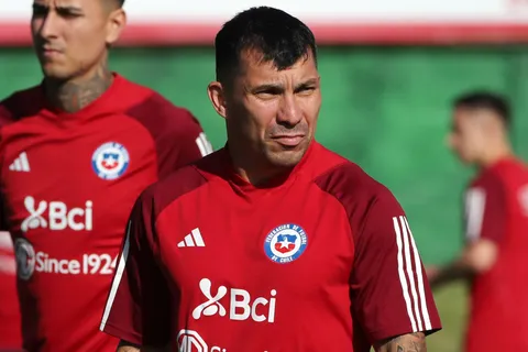 Boca tiene competencia: Universidad Católica también está interesado en Gary Medel