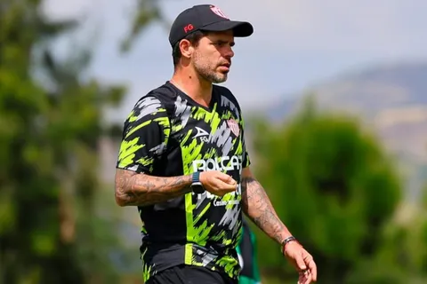 ¿Y ahora? El movimiento que hizo Gago en Necaxa que acerca a Zeballos como refuerzo