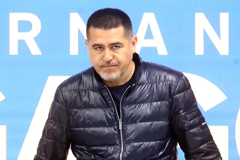 Riquelme busca sacarle dinero: Zeballos es "el jugador a vender" en el próximo mercado