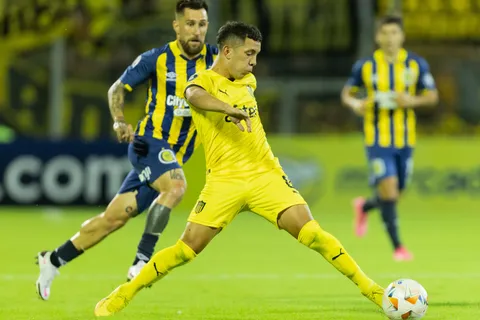 ¿Boca se ilusiona con Leo Fernández? La postura de Peñarol que ilusiona a los hinchas del Xeneize