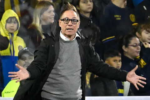 La polémica frase de Ariel Holan sobre Rosario Central: "A la altura de Boca y River"