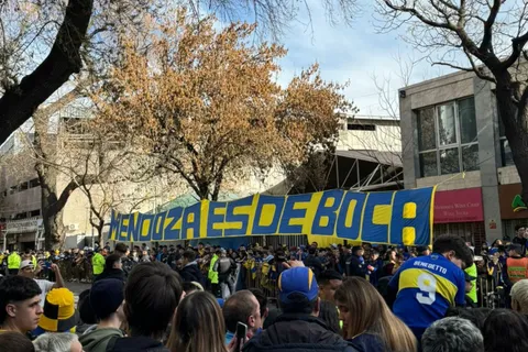 VIDEO | El impactante recibimiento de los hinchas de Boca en Mendoza