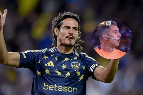 La picante frase del árbitro a Cavani tras el gol que le anuló en Boca vs. Barracas Central