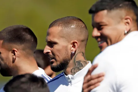 ¿Benedetto se va de Boca? Revelaron de qué depende la salida del delantero